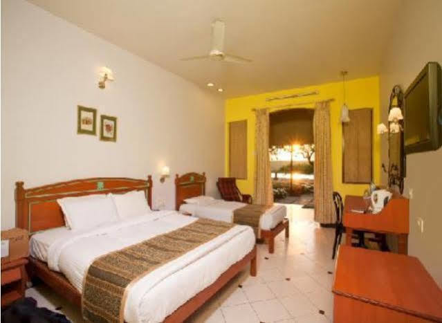 คลับ มหินทรา มหาบาเลชวา เชอร์วู้ด Hotel มหาบาเลชวาร์ ภายนอก รูปภาพ